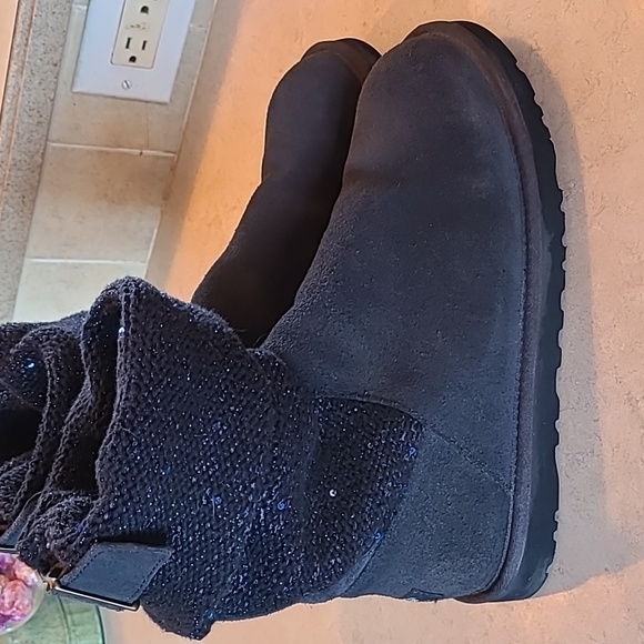 Ugg Australia Lyla Boot - Picture 2 of 15